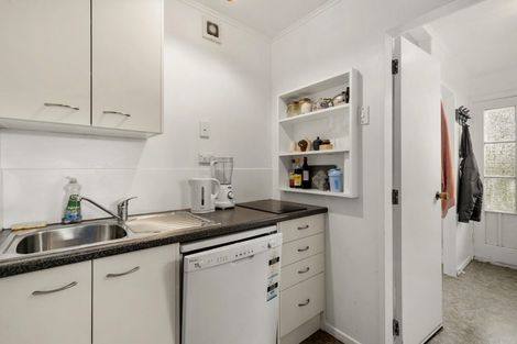 Photo of property in 192 Melbourne Road, Island Bay, Wellington, 6023