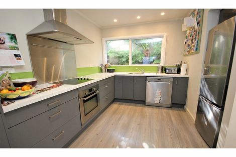 Photo of property in 72 Oxford Street, Lyttelton, 8082