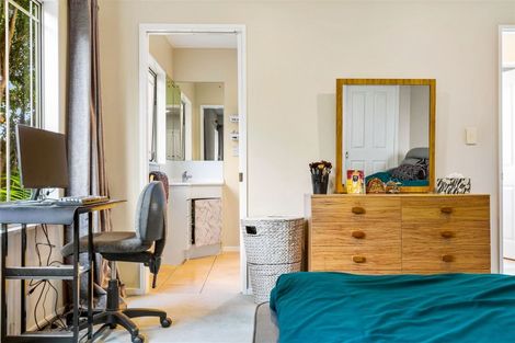 Photo of property in 147b Hobsonville Road, West Harbour, Auckland, 0618