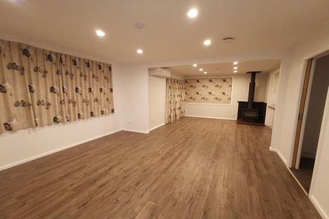 Photo of property in 52 Heretaunga Square, Silverstream, Upper Hutt, 5019