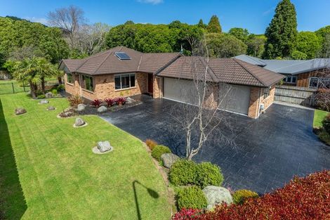 Photo of property in 17 Edgewater Street, Waikanae, 5036