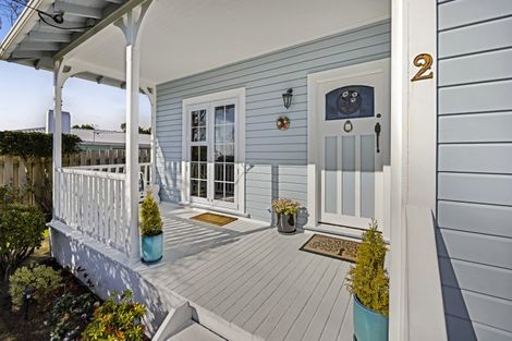 Photo of property in 2 Hurworth Road, Hurworth, New Plymouth, 4371
