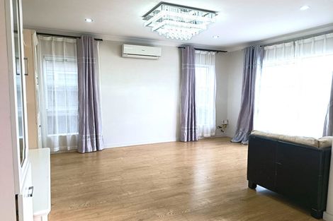 Photo of property in 73 Rosewell Crescent, Flat Bush, Auckland, 2019