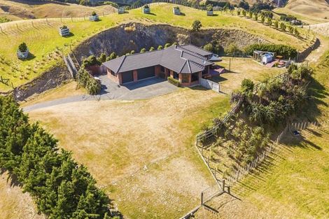 Photo of property in 150 Bing Lucas Drive, Tawa, Wellington, 5028