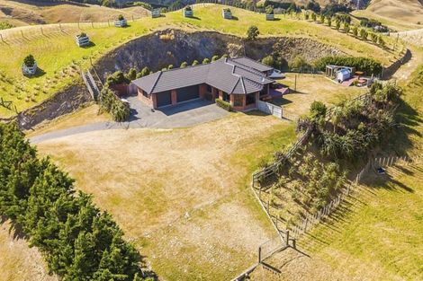 Photo of property in 150 Bing Lucas Drive, Tawa, Wellington, 5028
