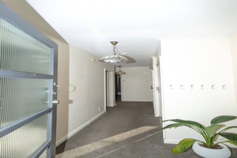 Photo of property in 1/263 Glenfield Road, Hillcrest, Auckland, 0627