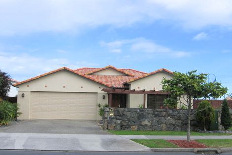 Photo of property in 13 Middlefield Drive, East Tamaki Heights, Auckland, 2016