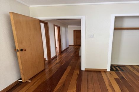 Photo of property in 190 Breaker Bay Road, Breaker Bay, Wellington, 6022