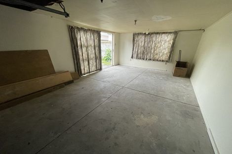 Photo of property in 28 Hinton Place, Weymouth, Auckland, 2103