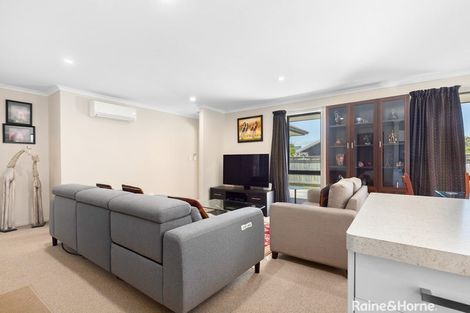 Photo of property in 21 Cambridge Road, Martinborough, 5711