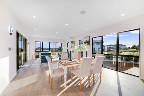 Photo of property in 8 Evergreen Parade, Rosehill, Papakura, 2113