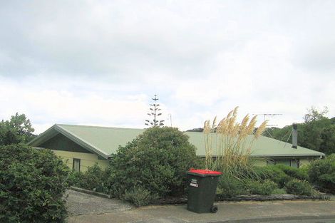 Photo of property in 11 Twomey Grove, Houghton Bay, Wellington, 6023