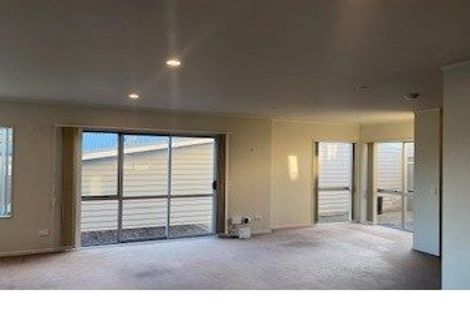 Photo of property in 64e Sheridan Terrace, Johnsonville, Wellington, 6037