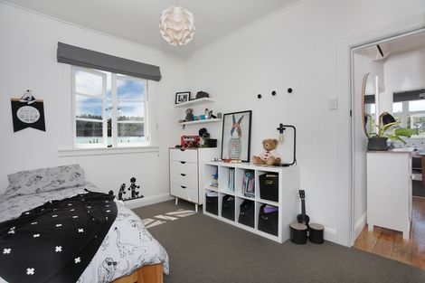 Photo of property in 21 Signal Street, Foxton Beach, Foxton, 4815