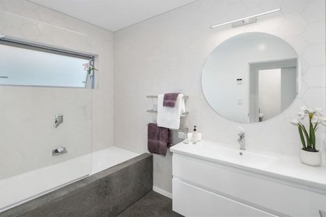 Photo of property in 221 Houghton Bay Road, Houghton Bay, Wellington, 6023