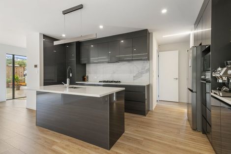 Photo of property in 12 Tagish Way, Orewa, 0931