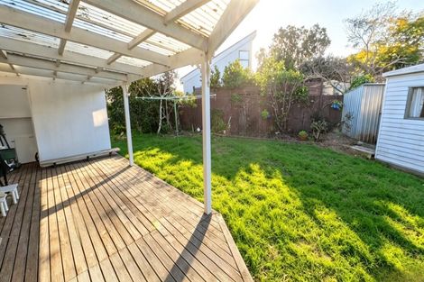 Photo of property in 8 Taha Road, Te Atatu South, Auckland, 0610