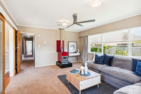 Photo of property in 23 Oriwa Street, Waikanae, 5036