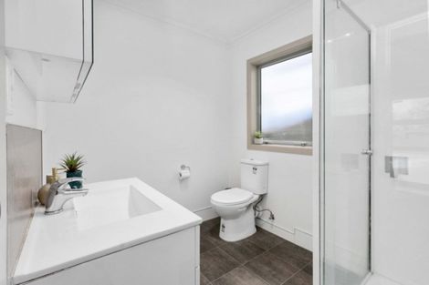 Photo of property in 40 Challen Close, Conifer Grove, Takanini, 2112