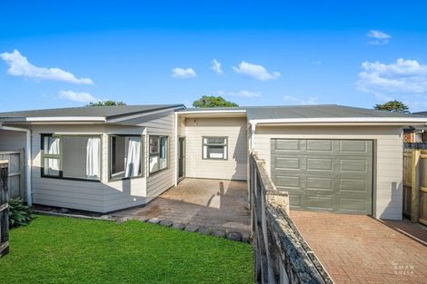 Photo of property in 70 Sturges Road, Henderson, Auckland, 0612