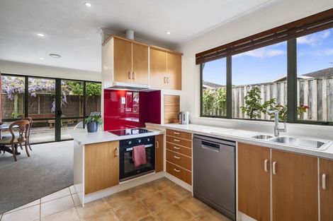 Photo of property in 24 Harvey Street, Waipahihi, Taupo, 3330