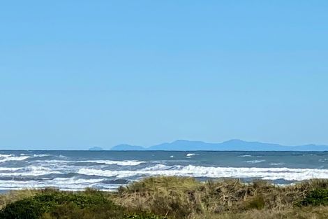 Photo of property in 3 Kent Avenue, Waitarere Beach, Levin, 5510