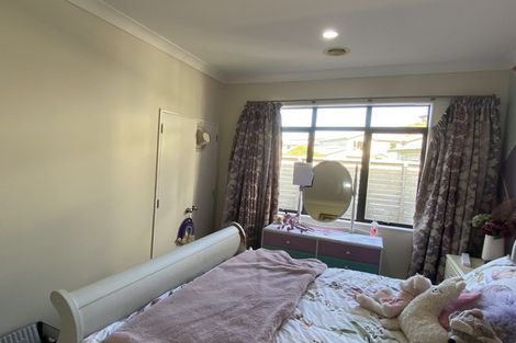 Photo of property in 13 Yarnbrook Grove, Churton Park, Wellington, 6037