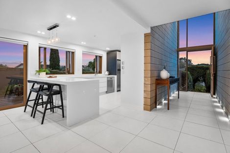 Photo of property in 1 Endymion Place, Half Moon Bay, Auckland, 2012