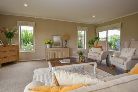 Photo of property in 17 Carrington Drive, Carterton, 5713