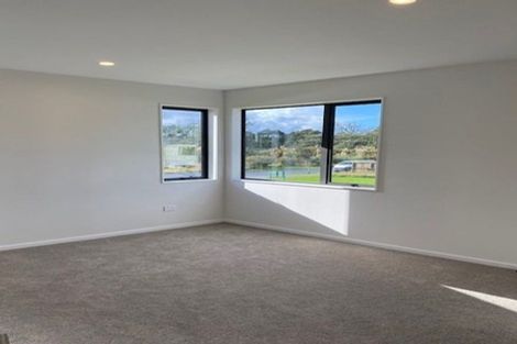 Photo of property in 18a Winfield Road, Kumeu, 0810