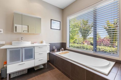 Photo of property in 187 Te Arei Road East, Huirangi, New Plymouth, 4373