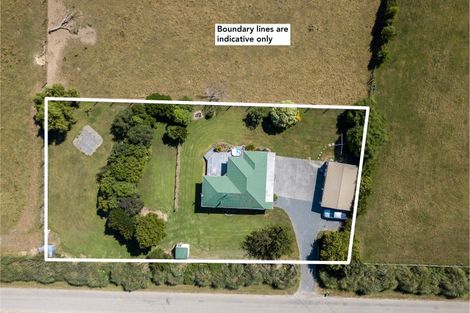 Photo of property in 35 North Manakau Road, Manakau, Levin, 5573