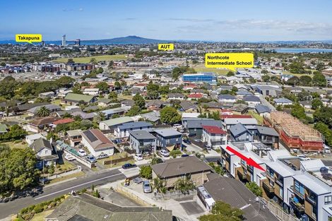 Photo of property in 58c Potter Avenue, Northcote, Auckland, 0627