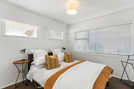 Photo of property in 1/1 Eastcliffe Road, Castor Bay, Auckland, 0620