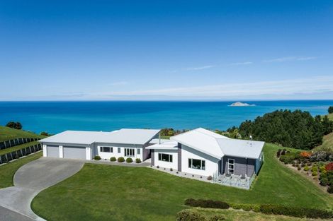 Photo of property in 64 Timoti Road, Waimarama, Havelock North, 4294