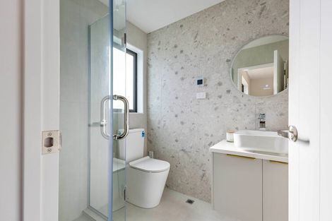 Photo of property in 44e Bruce Road, Glenfield, Auckland, 0629