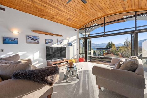 Photo of property in 8 Penrith Park Drive, Wanaka, 9305