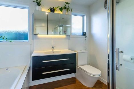 Photo of property in 310a Lake Terrace Road, Shirley, Christchurch, 8061