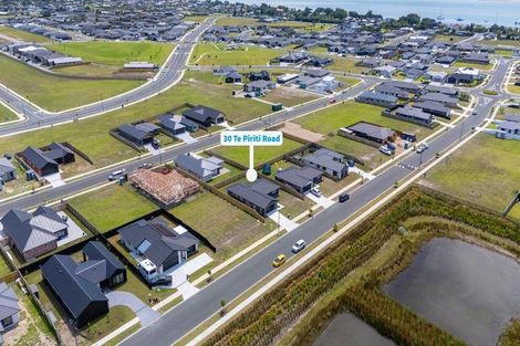 Photo of property in 30 Te Piriti Road, One Tree Point, 0118