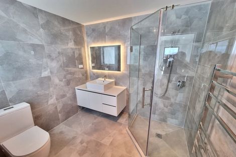 Photo of property in 25 Henriette Place, Totara Park, Auckland, 2105