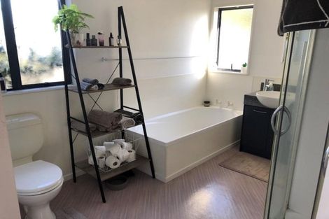 Photo of property in 268a One Tree Point Road, One Tree Point, 0118