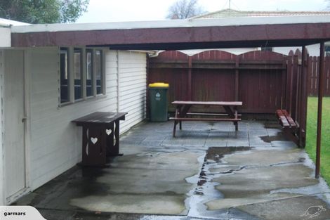 Photo of property in 66 Edgewater Drive, Pakuranga, Auckland, 2010