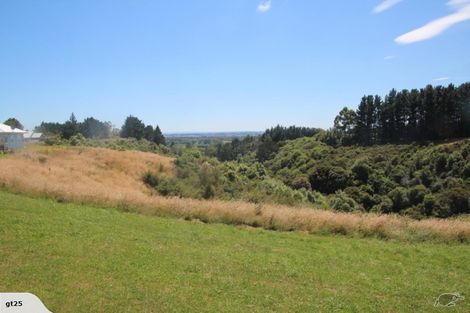 Photo of property in 24 Coutts Way, Fitzherbert, Palmerston North, 4410