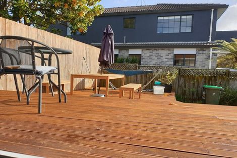 Photo of property in 2/14a Puriri Street, Takapuna, Auckland, 0622