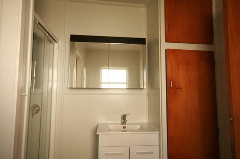 Photo of property in 64a Clayburn Road, Glen Eden, Auckland, 0602