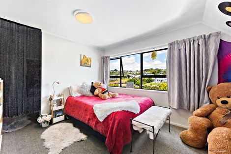 Photo of property in 289 Vipond Road, Stanmore Bay, Whangaparaoa, 0932