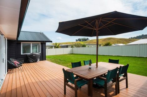 Photo of property in 53 Hamilton Drive, Wainui, Gisborne, 4010