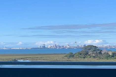 Photo of property in 153b West Harbour Drive, West Harbour, Auckland, 0618