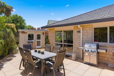 Photo of property in 10 Barrett Drive, Waikanae Beach, Waikanae, 5036