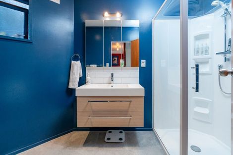 Photo of property in 6a Joll Street, Karori, Wellington, 6012